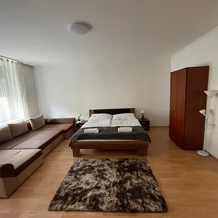 Berekalja Varszallas Apartment